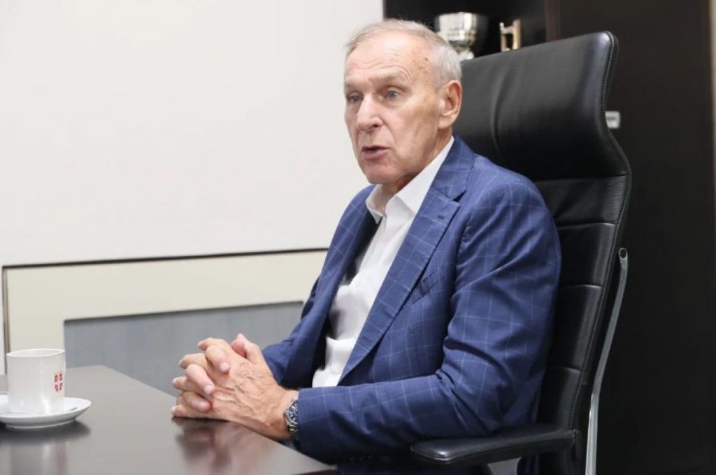 Srbi iz Vukovara posetili Džajića, on im obećao pomoć (FOTO)