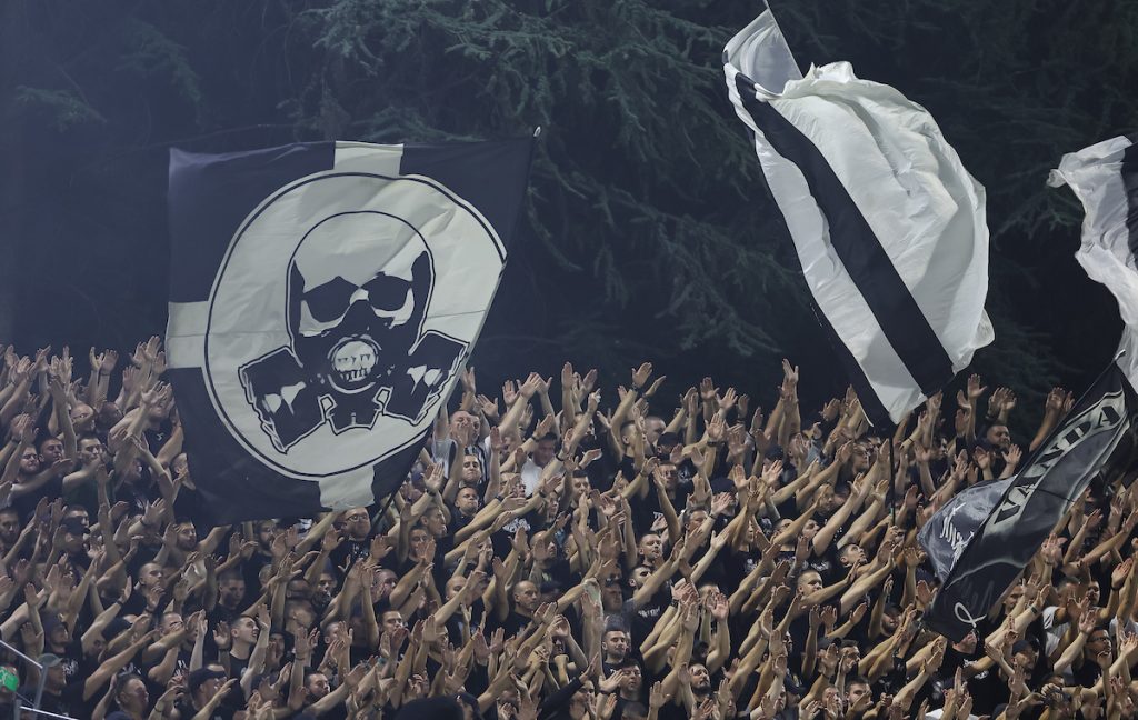 EUFORIJA „Grobari“ tražili pobedu u derbiju i vređali Zvezdu (VIDEO)