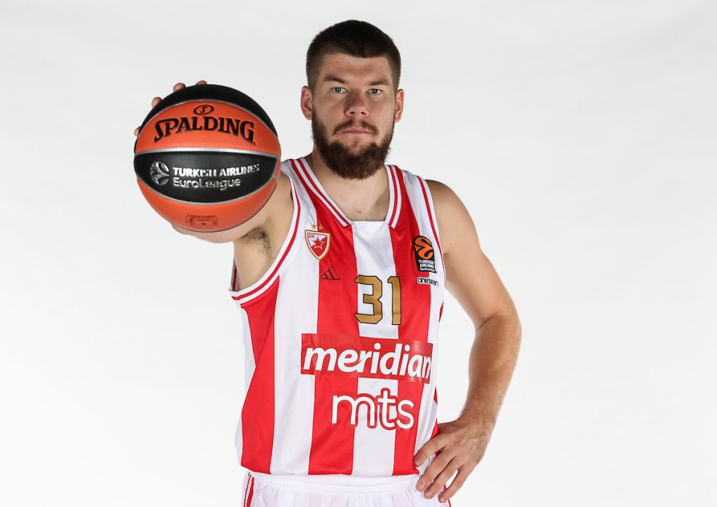 GEDRAITIS UZ ZVUK SIRENE Litvanac pogodio trojku protiv Igokee u poslednjim sekundama prvog poluvremena (VIDEO)