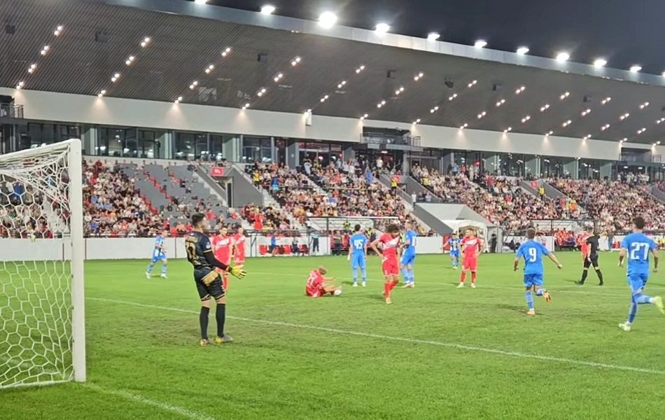 DRAŽ PRVOLIGAŠKOG FUDBALA Pune tribine u Leskovcu, OFK Beograd na čelu, pljušte golovi…