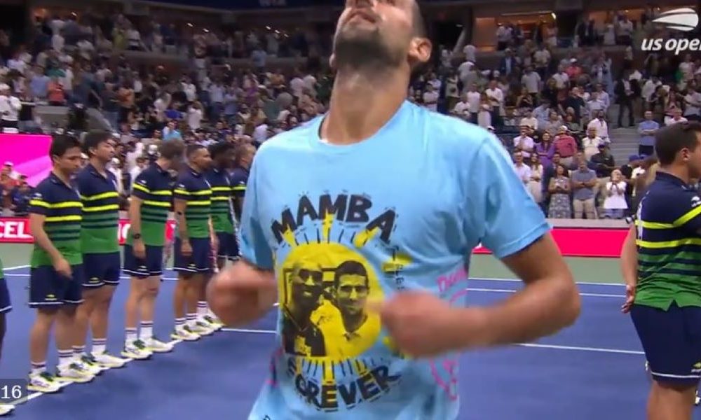 NE ZABORAVLJA LEGENDU Nole osvojio 24. grend slem titulu, pa obukao majicu koja je zadivila sve (VIDEO)
