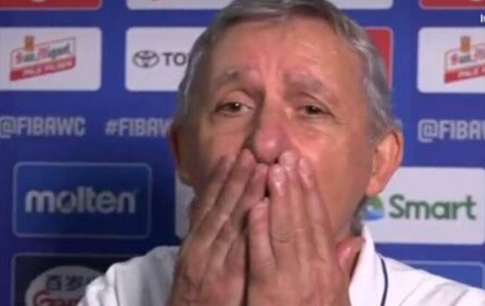 NIKAD EMOTIVNIJI SELEKTOR Pešić slao poljupce i zagrljaje, pa se obratio javnosti: Ovo je naš imidž! (VIDEO)