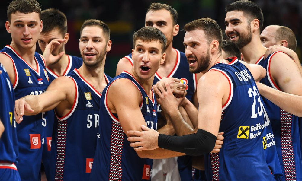 KATASTROFALNE VESTI IZ AMERIKE Srpski reprezentativac slomio šaku! Stef Kari zbog iste povrede završio sezonu