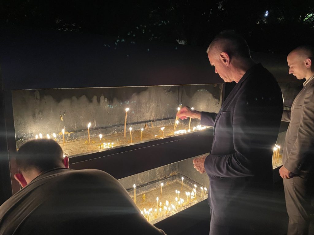 Uprava Crvene zvezde na pomenu ubijenim Srbima na KIM (FOTO)