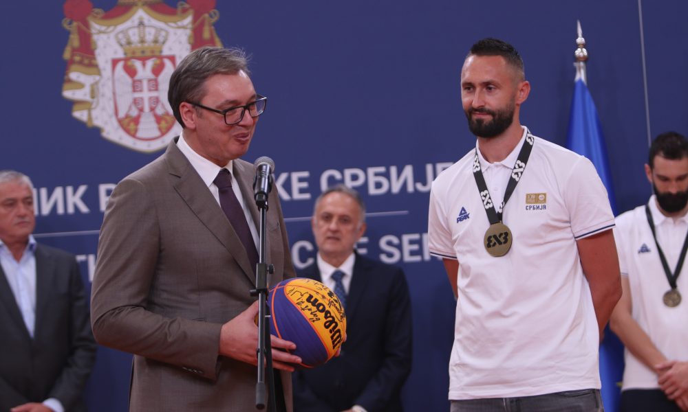 Posle košarkaša, Vučić primio i basketaše: Za zlato u Parizu – 200.000 evra!