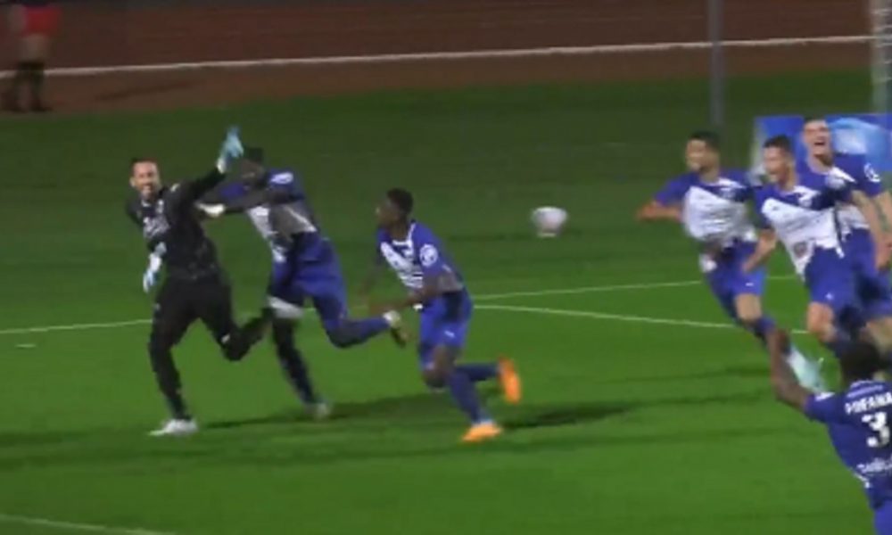 PODVIG Golman odbranio penal u 90. minutu. pa dao gol za izjednačenje! (VIDEO)