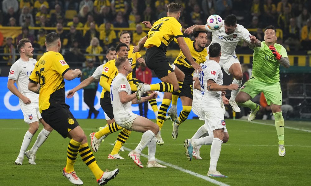 BUNDESLIGA Kako da osvoje titulu kada ne mogu da pobede debitanta? Ni posle dva gola viška…