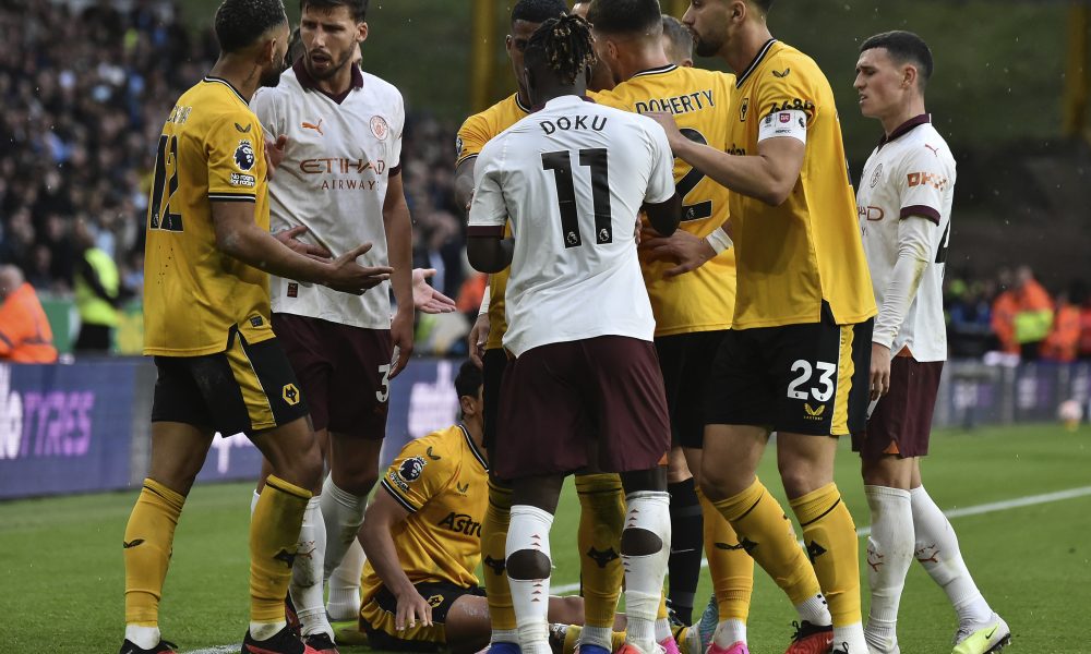 PRVI PORAZ U LIGI ZA SITI Vulverhempton slavio nad prvakom, Kristal Palas uspešan na „Old Trafordu“ (VIDEO)