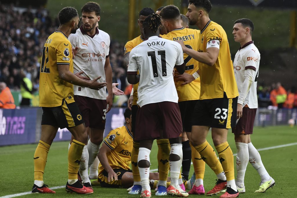 PRVI PORAZ U LIGI ZA SITI Vulverhempton slavio nad prvakom, Kristal Palas uspešan na „Old Trafordu“ (VIDEO)