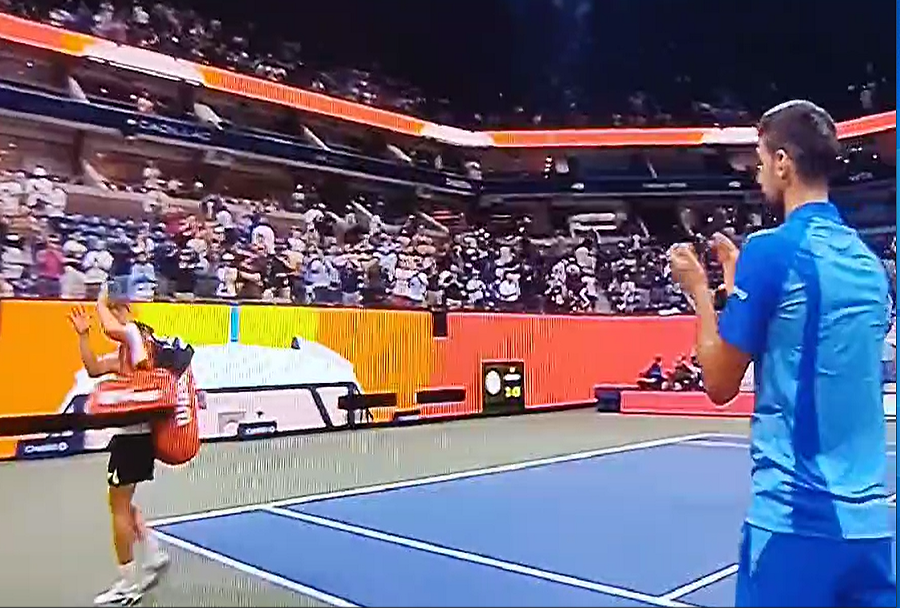 ŠMEKERSKI POTEZ Novak velikim aplauzom ispratio Đerea sa terena (VIDEO)
