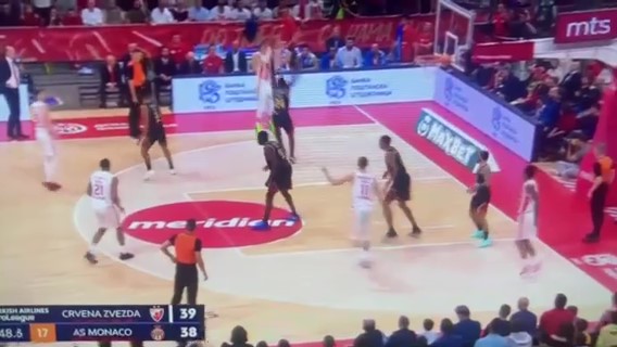 NEDOVIĆ PRAVI KADA JE POTREBNO Zvezda „ponela“ vođstvo na poluvreme (VIDEO)