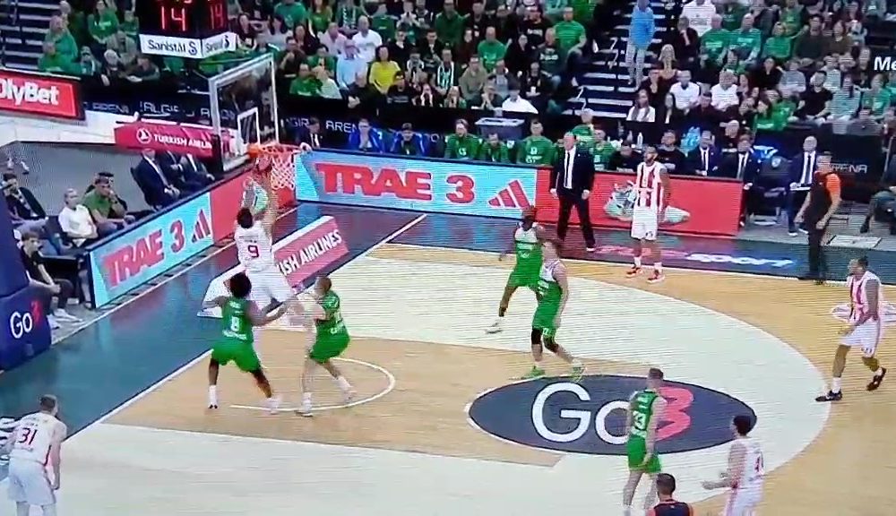 KAKVA SARADNJA! Teodosić i Mitrović „plešu“ po Kaunasu (VIDEO)