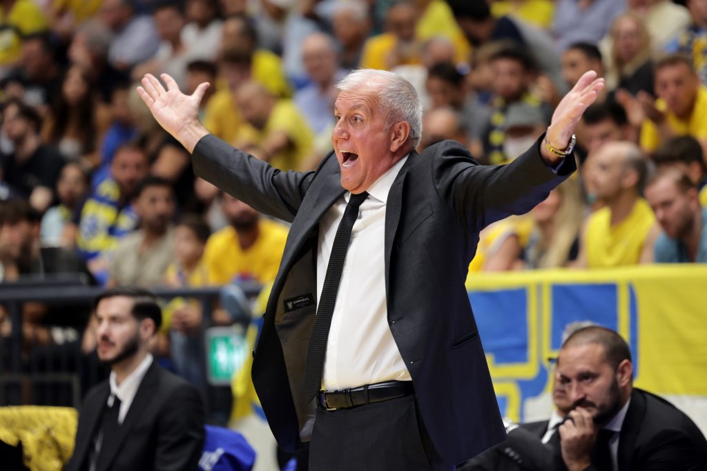 OBRADOVIĆ NACILJAO CENTRA Igrao u NBA, bio velika želja Crvene zvezde, a sada je u odmaklim pregovorima sa Partizanom (FOTO)