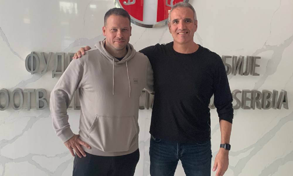 PODRŠKA Selektor srpskih rukometašica pomaže muškom nacionalnom timu