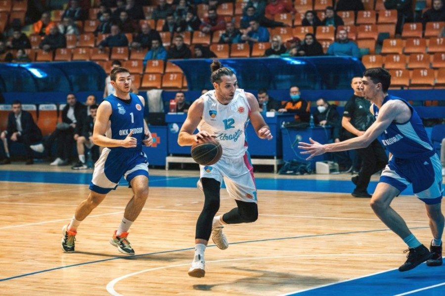 JEDINI OD TROJICE KOJI NIJE POSTAO MILIONER Podelio je MVP nagradu sa Tompsonom i Irvingom… Sada se vratio u Niš