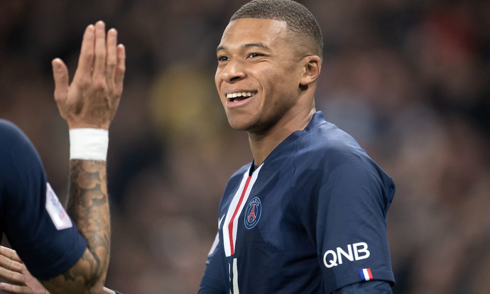 NIJE VIC Mbapeov otac postigao gol na asistenciju Edena Azara – Kilijan prasnuo u smeh (VIDEO)