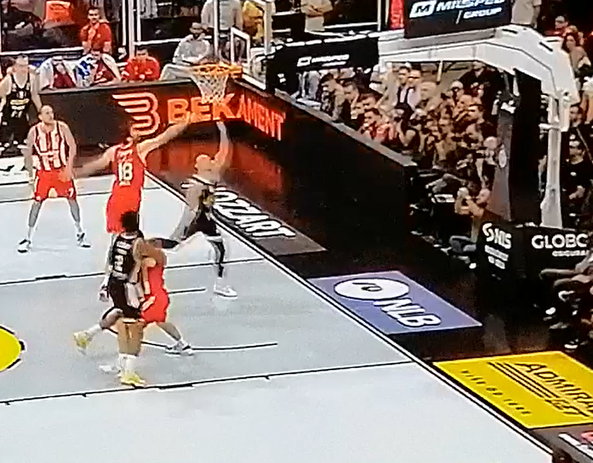 PARTIZANOV „X“ FAKTOR Kada se lomi utakmica – tu je Aleksa Avramović (VIDEO)