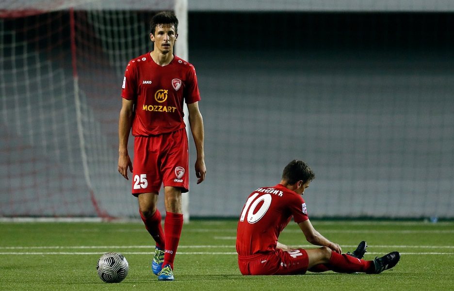 CIRKUS U KRAGUJEVCU Fudbaler Radničkog ušao na teren, stavio kapitensku traku, ali je onda poslat u svlačionicu