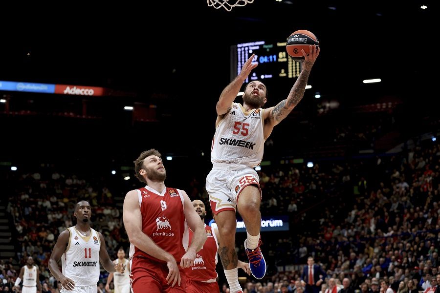 Majk Džejms utišao Milano (VIDEO)