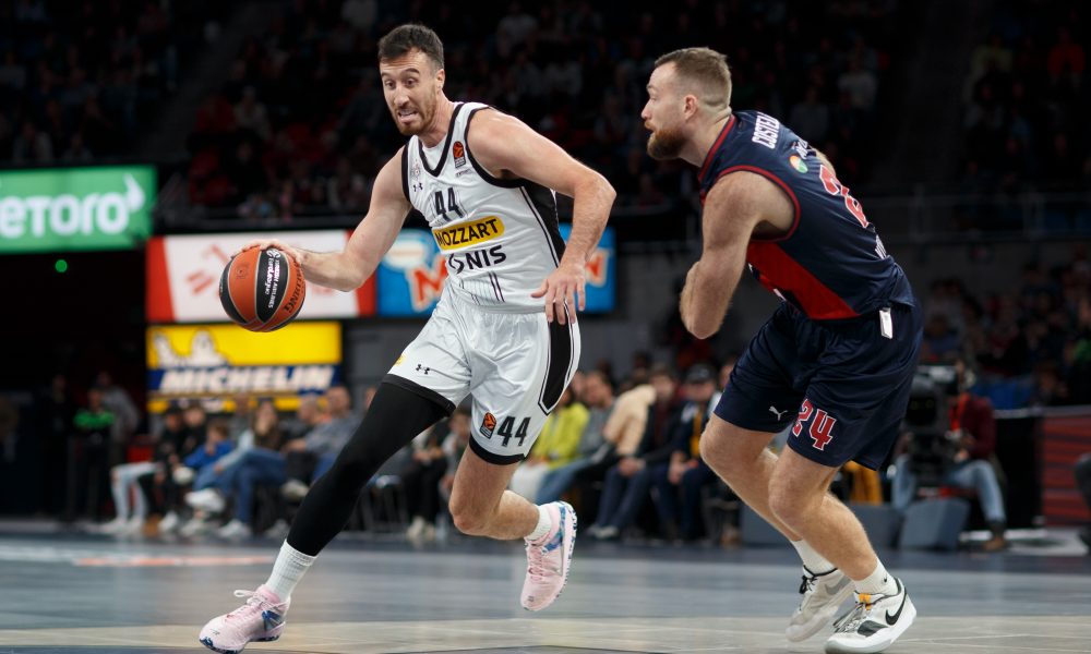 PONOVO TAJ OFANZIVNI SKOK Partizan izgubio u poslednjoj sekundi jer nije mogao da zagradi koš! Centar mu je potreban što pre! (VIDEO)