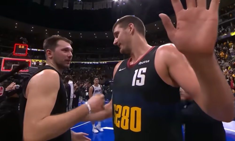 PRIJATELJSKO „PECKANJE“ Pogledajte urnebesni razgovor Jokića i Dončića: Da mogu da te zaj****am… (VIDEO)