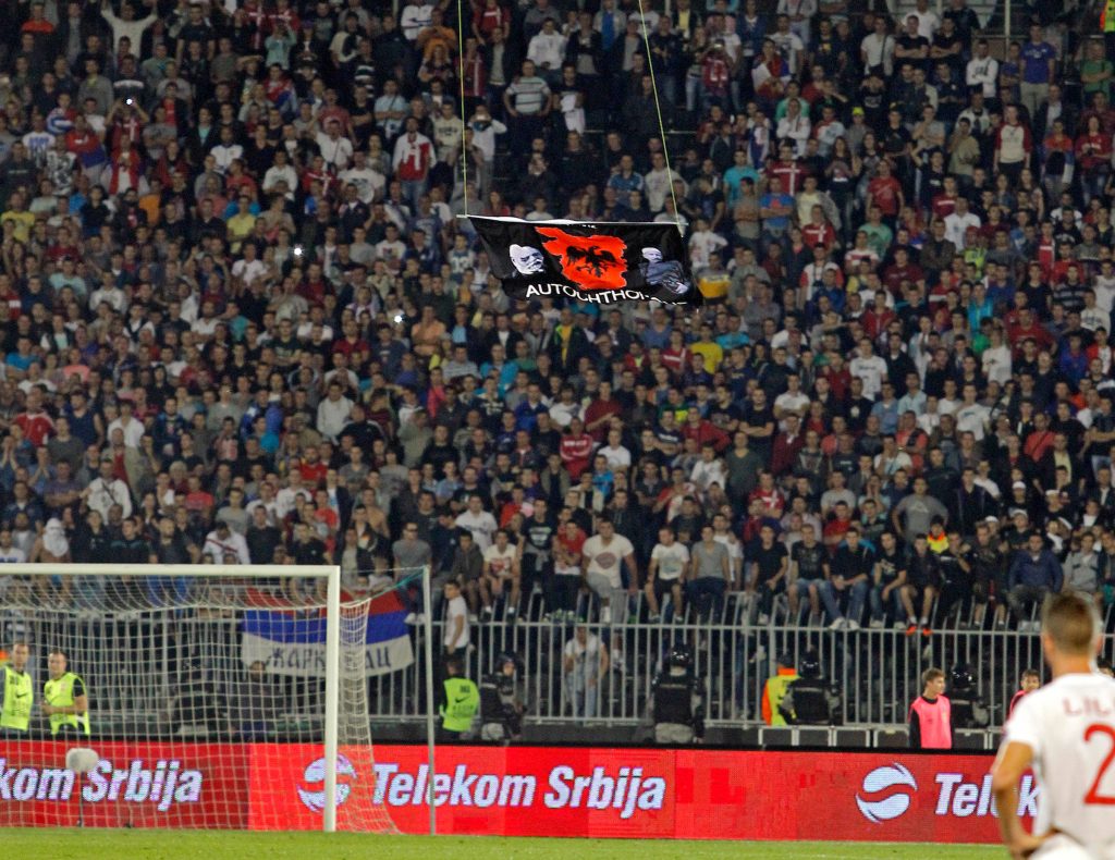 PUSTIO DRON U BEOGRADU, SAD PONOVO PRETI SRBIMA: Množim vas sa nulom, ne žurite da me uhapsite (VIDEO)