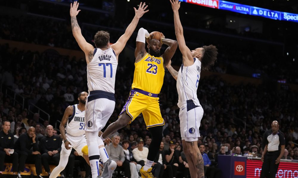 ŠTA RADI OVAJ ČOVEK Luka je bacio Lebrona na kolena, ali ne samo to – naterao ga je da kupi suknjicu! (VIDEO)