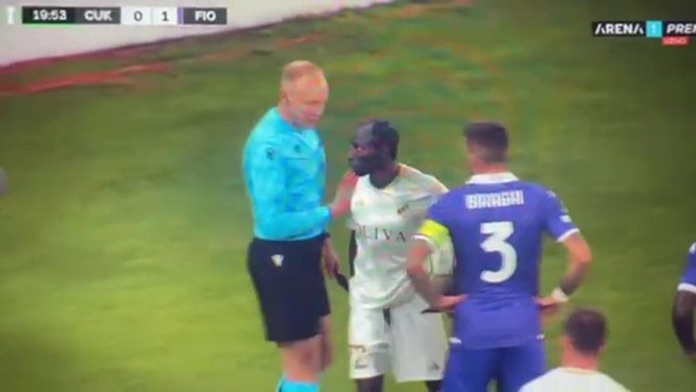 BRUKA U LESKOVCU Sudija prekinuo utakmicu zbog rasizma – publika vređala napadača Čukaričkog (VIDEO)