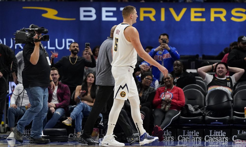 BRUKA U DETROITU Sudije isključile Jokića i trenera Denvera! Meloun: Psovao sam na srpskom!