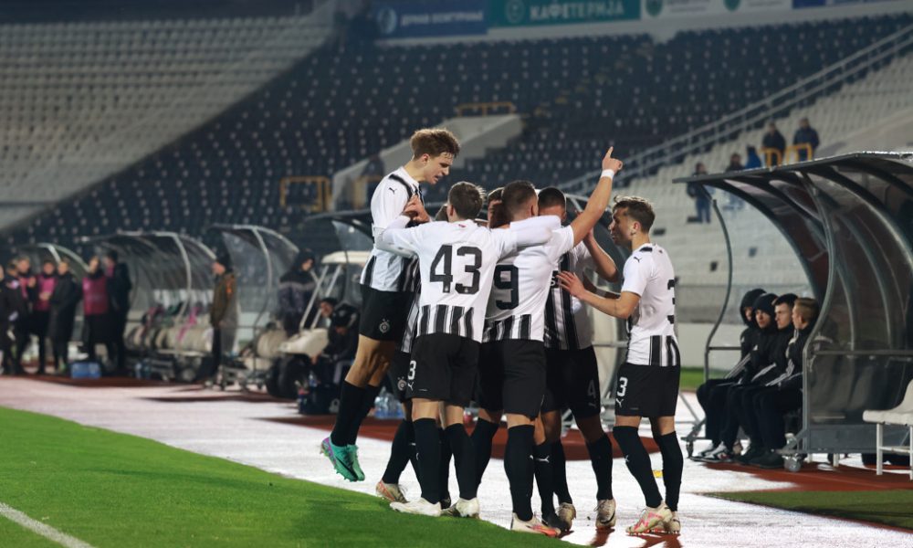 SA OVAKVOM DECOM NEMA ZIME ZA CRNO-BELE Verovali smo u prolaz jer mi smo Partizan!