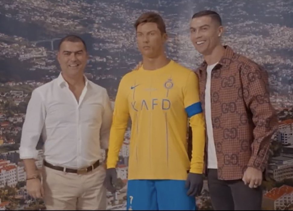 RONALDO DOBIO STATUU U RIJADU Ponovo mu se smeje ceo svet, zašto ima frizuru kao Mesi?
