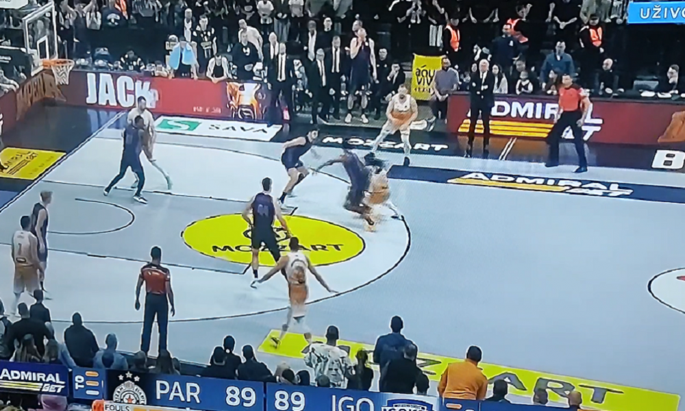 POSLE DRAME U HUMSKOJ, DRAMA I U ARENI Partizan je sad izgubio, pogledajte koš Mudija preko Ledeja za pobedu Igokee (VIDEO)