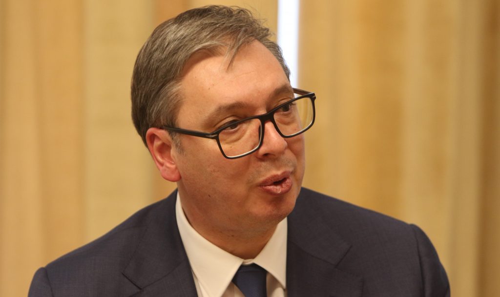 „NERVIRAM SE, SEKIRAM…“ Vučić: Zvezdi skidam kapu u fudbalu! U košarci, ona i Partizan imaju najviše para od države!