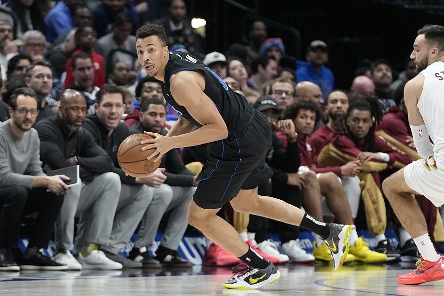 OBRADOVIĆ SE VEROVATNO ZADOVOLJNO SMEŠKA Pogledajte kako se Eksum bacio za loptu (VIDEO)