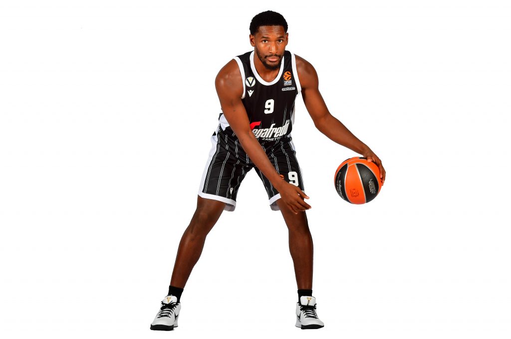 ZVANIČNO Džejlin Smit promenio tabor! Društvene mreže preplavljene komentarima navijača Partizana!