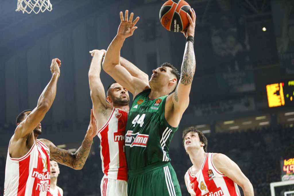 POLUVREME Crveno-beli zaostaju sedam poena na pauzi protiv Panatinaikosa (VIDEO)