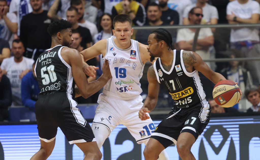 ŠOK U ZADRU Partizan doživeo još jedan poraz u ABA ligi! Da li je prvo mesto na tabeli sada izgubljeno? (VIDEO)