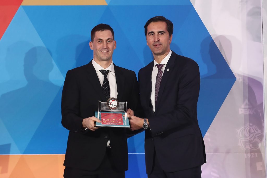 TRADICIONALNI NOVOGODIŠNJI KOKTEL Odbojkaški savez Srbije podelio nagrade najboljima