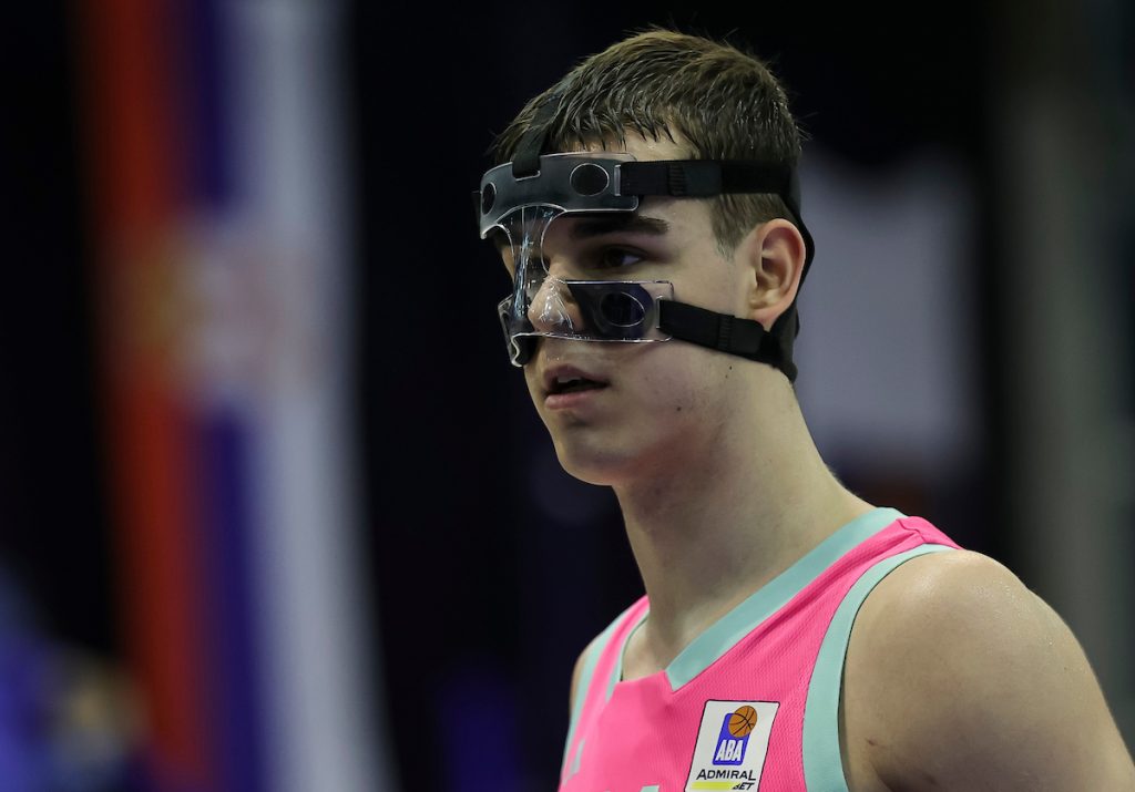 SFEROPULOS PRELOMIO Nikola Topić u Crvenoj zvezdi!