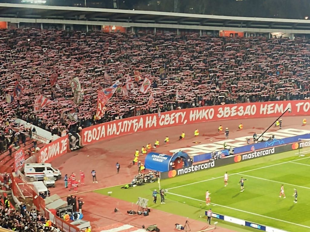 SITI VODI, ALI „DELIJE“ ZA SADA NOSE POBEDU Najavljena koreografija šalovima lepo izgleda (VIDEO)