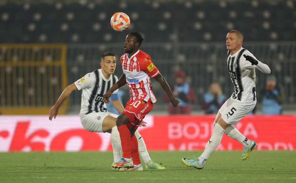 IZVIDNICA IZ ISTANBULA Bešiktaš snimao dva igrača na derbiju (FOTO)