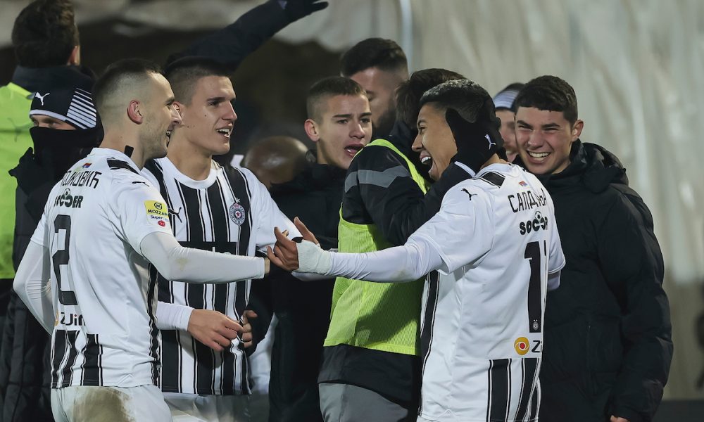 CRNO-BELI ČUVAJU „BISERE“ Partizan potpisao ugovore sa trojicom fudbalera iz omladinske škole (FOTO)