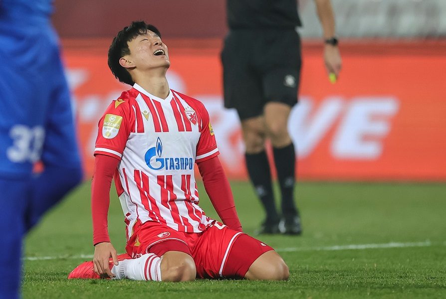 HVANG ODLIČAN NA AZIJSKOM KUPU Zvezdin vezista izvukao remi Južnoj Koreji, pa se povredio… (VIDEO)