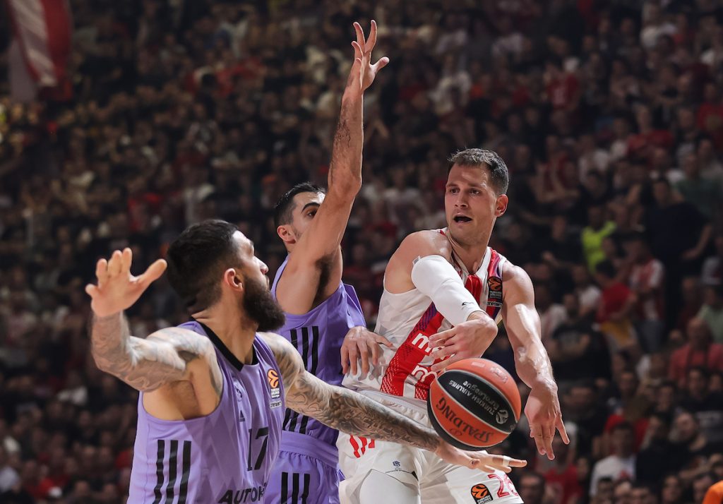 POLUVREME U ZAGREBU Desetkovana Zvezda na plus 12, vode je ova dvojica igrača