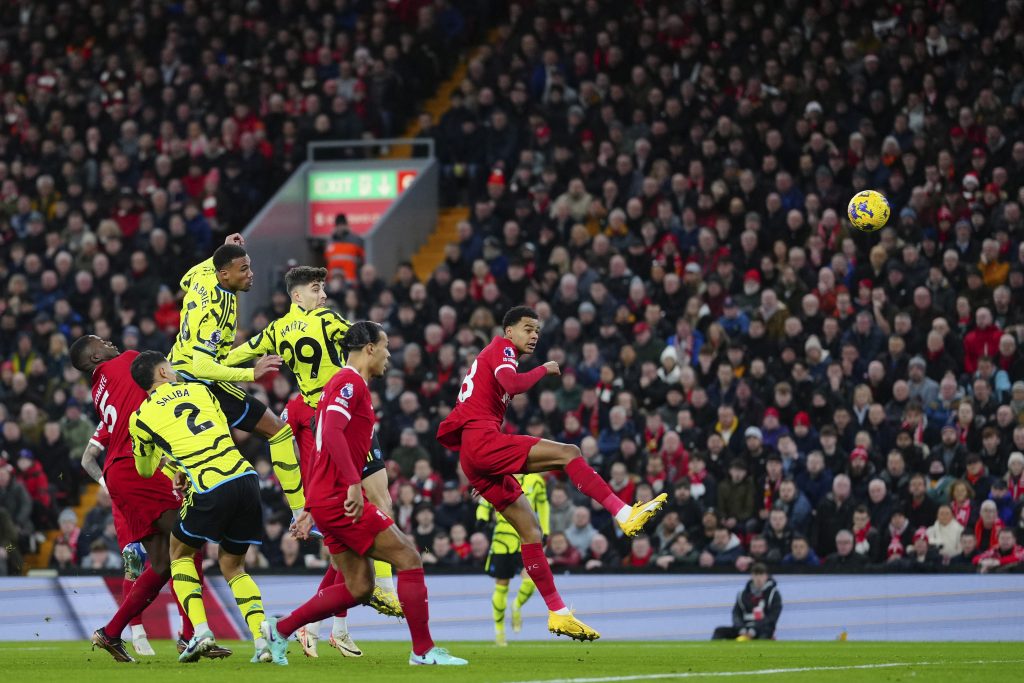 ČEMU SLUŽI TAJ VAR? Šta je penal ako ovo nije? Neshvatljiva situacija na utakmici Liverpul – Arsenal (VIDEO)