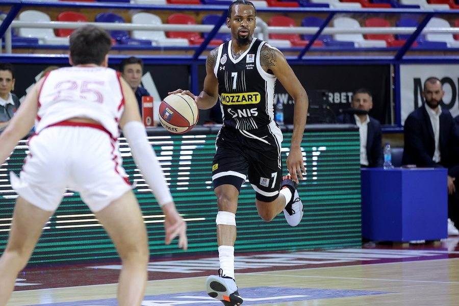 SKORO PA DUPLO Partizan se prošetao kroz Železnik! Crno-beli razbili FMP sa čak 44 poena razlike (VIDEO)