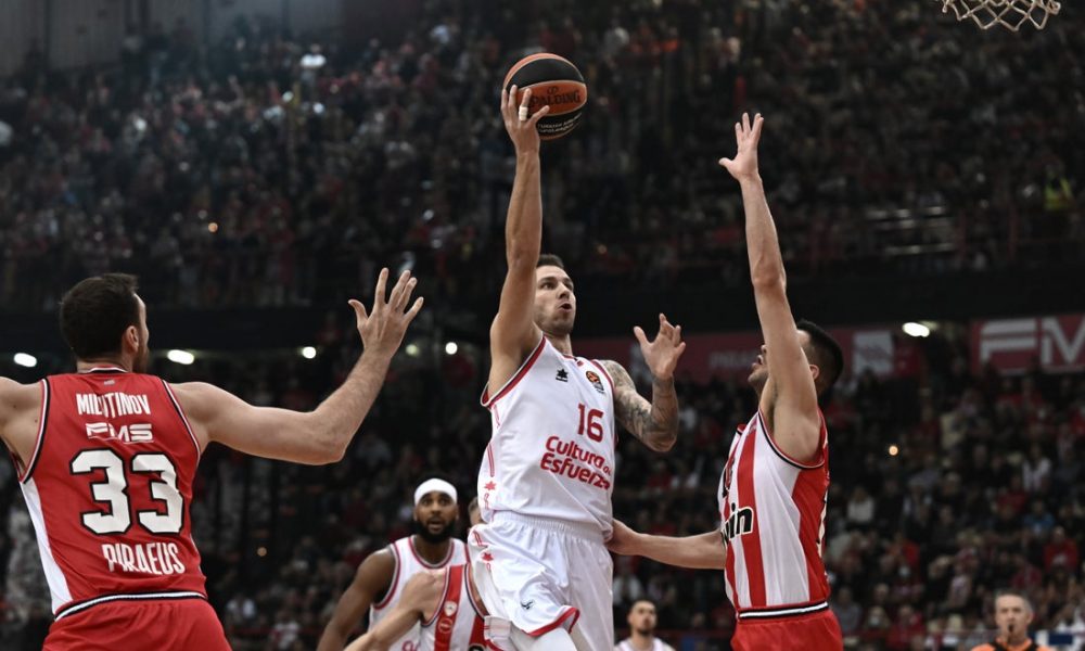 BIĆE OVDE SVAČEGA Majstor Jović pokorio Pirej, Kalinić pao pred „manekenima“ (VIDEO)