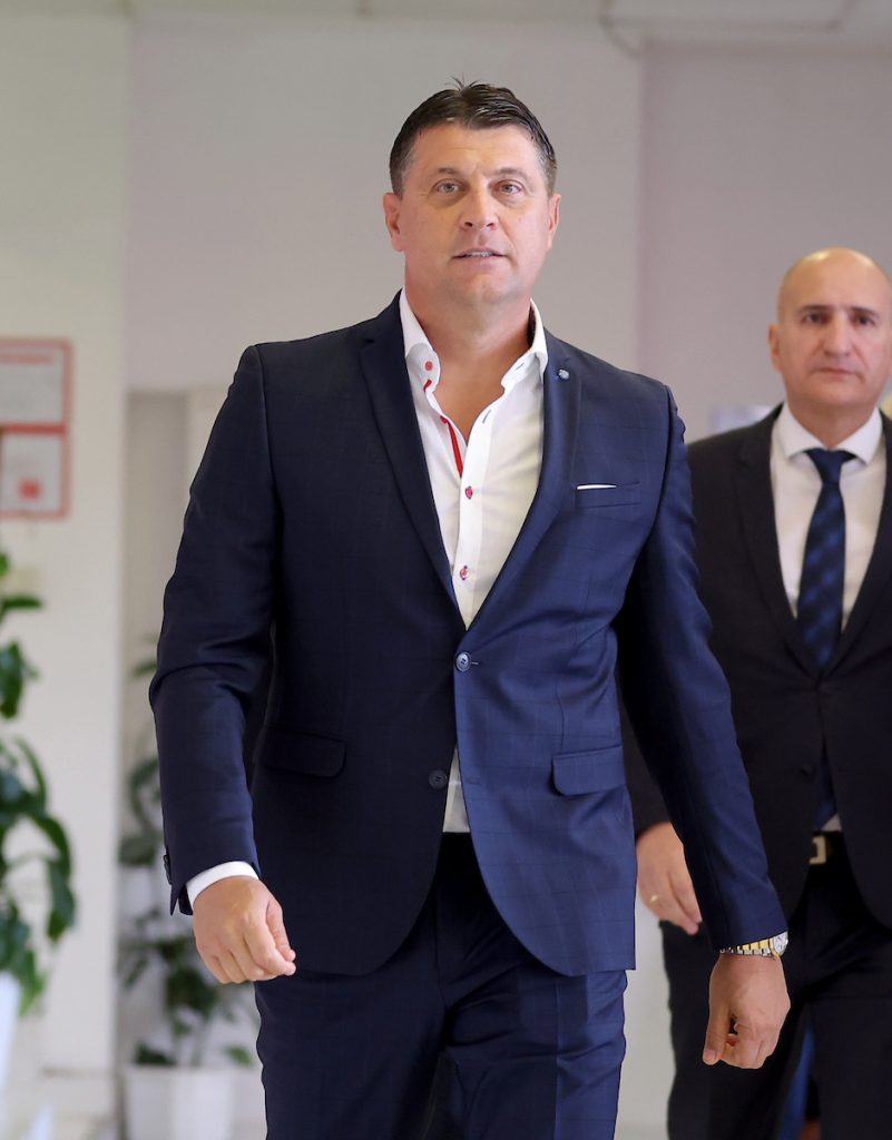 POZNAT NOVI STRUČNI ŠTAB ZVEZDE Četiri Baharova saradnika ostala i sa Milojevićem! Ima i novih imena…