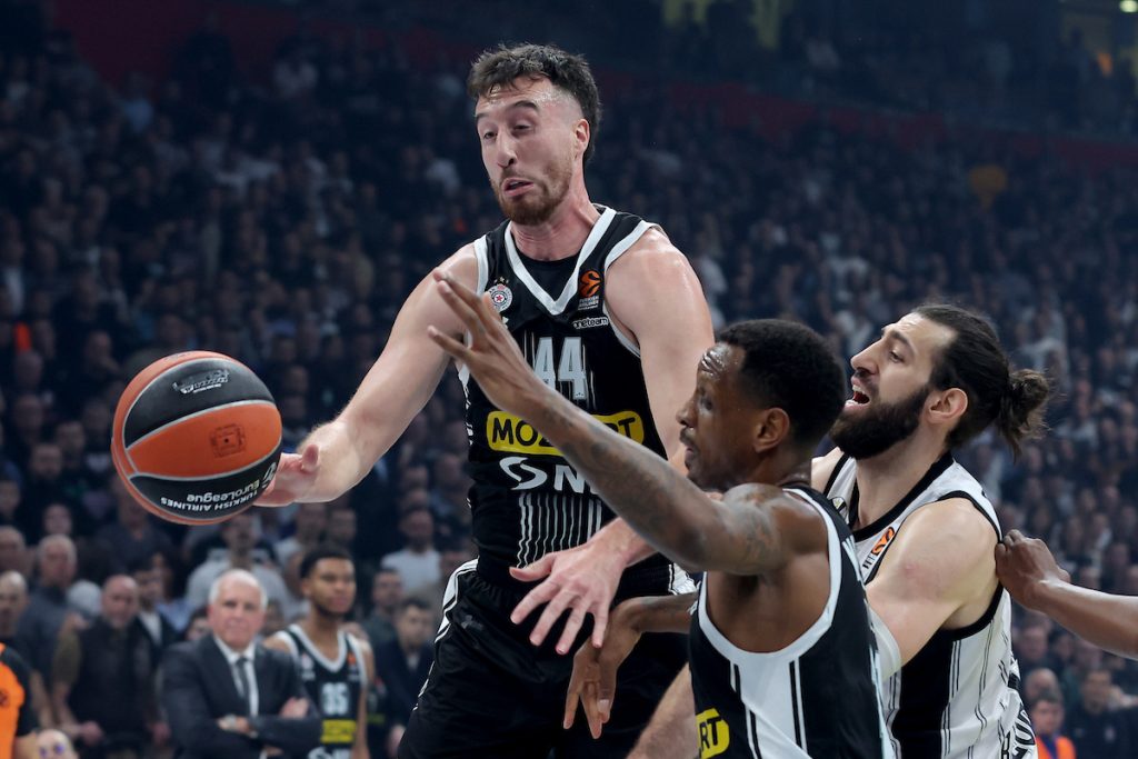 KAMINSKI PROMAŠIO POBEDU Partizan nije uzeo ono što mu je bilo ponuđeno! Sudije na udaru od strane „grobara“! (VIDEO)