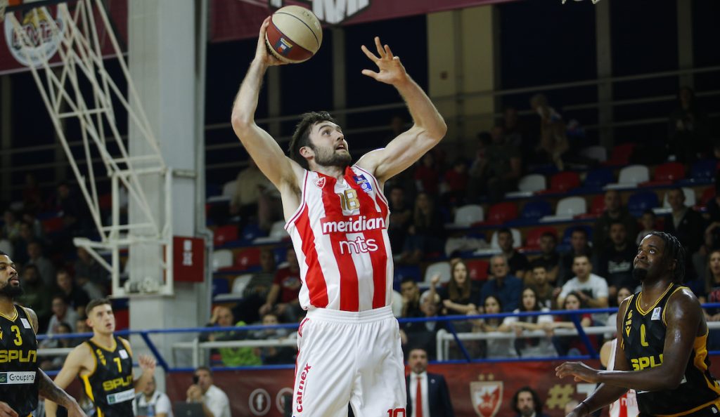 NE SMETA JOJ SELIDBA Zvezda suvereno došla do pobede van svoje dvorane! Još jedna sjajna partija Tobija! (VIDEO)